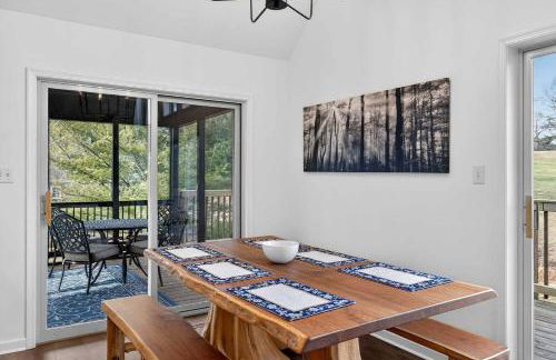 Bright Mountain Cabin with Game Room & Golf Course Views Near Hedgesville, West Virginia - Foto 28