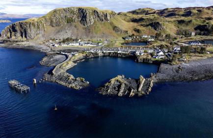 Misty Isles Cottage- Ellenabeich, Easdale, Isle of Seil - Photo 7