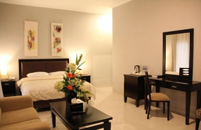 The Radiant Villa's & Function Hall - Photo 7