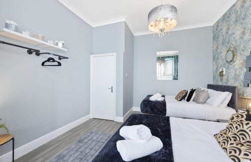 Charming 1 Bedroom Flat in Windmill with Parking - Foto 14