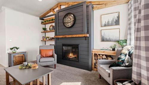 Modern Cabin Vibes, Vaulted ceilings, Sleeps 8! - Foto 5