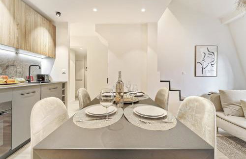 Hyper Centre - Charming duplex - Luxury - Reversible air conditioning - 10 mins from Place MASSENA - Foto 19