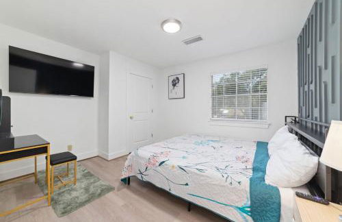 Pickleball-Basketball Oasis-Pool & Spacious Home - Photo 36