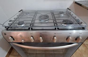 CASA - localizada no centro de Campo Grande - 2 quartos com ar e garagem para 2 carros - Foto 24