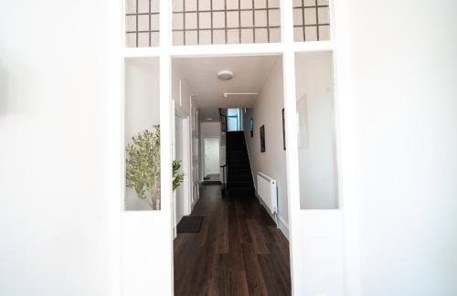 Open Mind Property - Apartment with 2 Double Beds - Photo 3