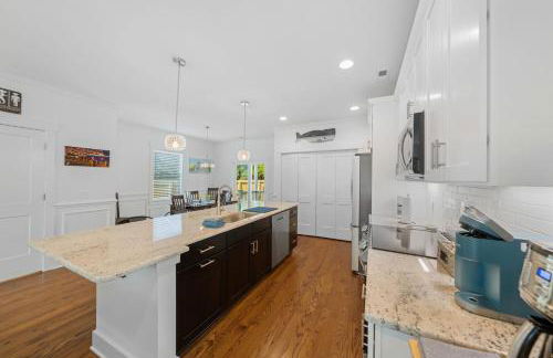 Cozy King Suite Retreat near Wilmington Riverwalk - Foto 8