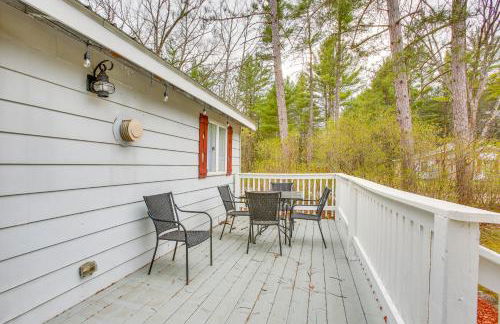 Cozy Wellston Cabin - Walk to Crystal Lake! - Foto 3