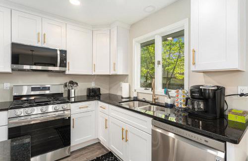 ATLAS - Whole House - 5BR 2BA - Hot Tub - Game Rooms - Theater - Fenced Backyard - Foto 15