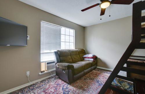 Near Airport and Interstate Houston Area Townhome - Foto 22