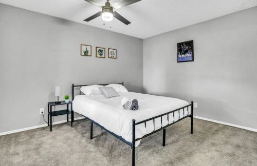 Relaxing 2BR Apartment with Pool and Gym - Foto 12