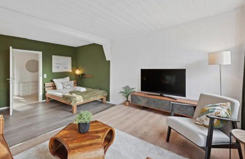 MAISUITES Sperling - Zentrale Ferienwohnung mit Boxspringbett, Kaffeevollautomat, WLAN & seitlichem Seeblick - Foto 4