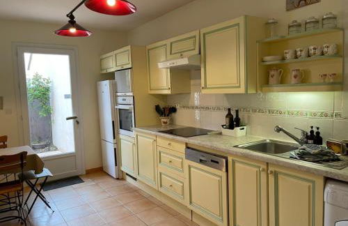 Villa Nicole avec piscine & jardin privés, parking dans le cœur du Luberon, proche Gordes, Roussillon, Goult, Bonnieux - Foto 13