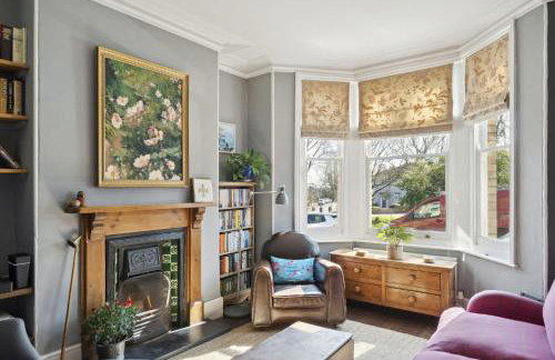 Beautiful Victorian Home on Peaceful Green Square - Foto 2