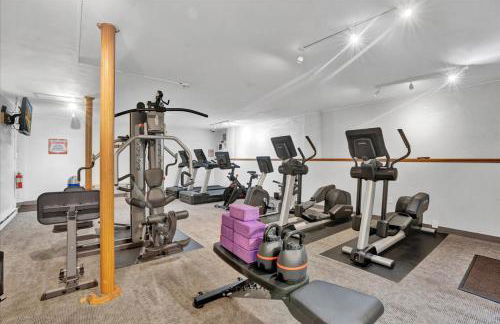 Winter Hideaway - Sled Hill, Hot Tub, Fireplace, Game Room - Foto 61