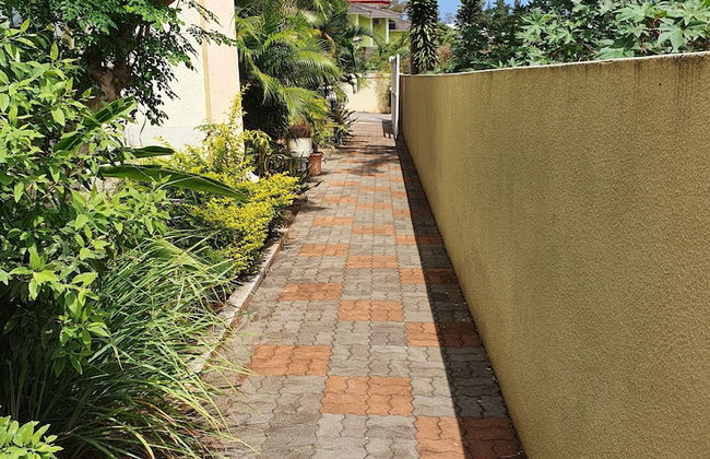 Captivating 3-bed Apartment in Flic en Flac - Photo 20