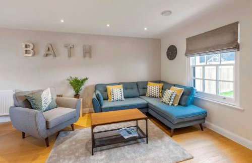 Fantastic 3-bed house with parking - Photo 8