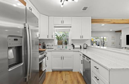 Cozy Arlington Bungalow 4/Mins to AT&T Stadium - Foto 8