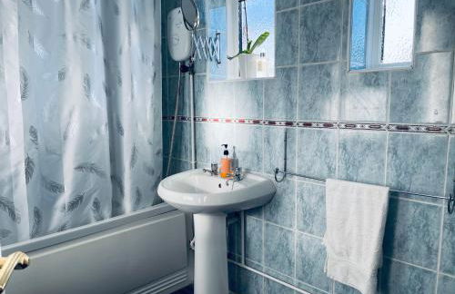 St Ives, King Bed Cosy home, parking, fast Wi Fi - Foto 22