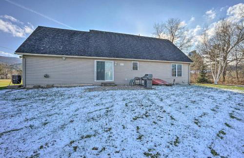 Hike, Ski, Fish! All-Season Haven Near Bromley Mtn - Foto 25