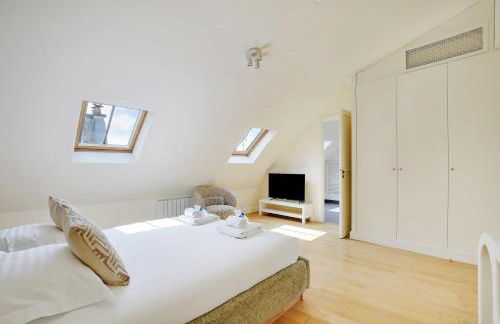 Apt a c 3BR 6P - Saint-Lazare Les Champs Elysée - Foto 13