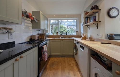 Charming 3 Bedroom Home in Jesmond - Pass the Keys - Photo 8