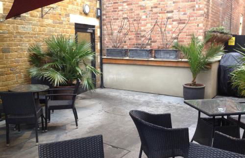 Rooms @ Number Six - Photo 45