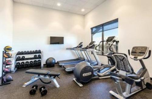 Thoughtful 1BD condo with resort amenities on banks of Lake Marble Falls - Photo 11