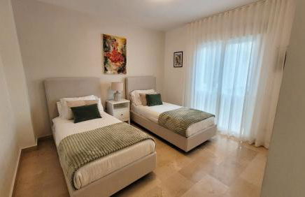 Apartment in El Presidente Beach Side New Golden Mile - Photo 13