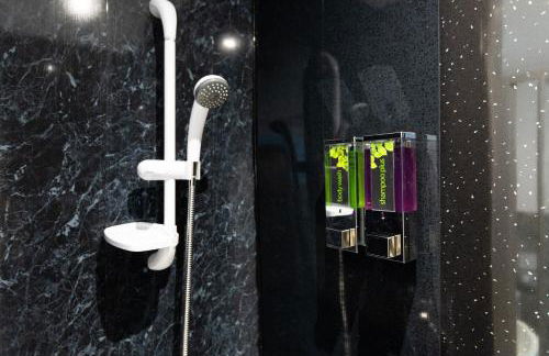 Double Room - Kitchen - Parking - Near Shops - Foto 32