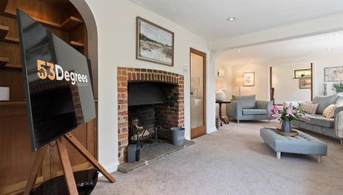 Stunning Countryside Home in Surrey by 53 Degrees Property, Ideal for Family Getaways, Private Tennis Court! - Foto 3