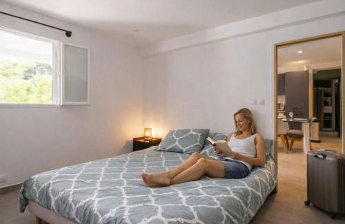 Rez de Villa au calme piscine chauffée, terrain pétanque - Photo 25