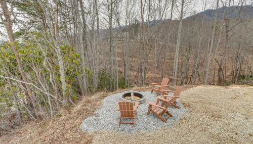 Mtn-View Hidden Falls Cabin with Hot Tub and Deck - Foto 3
