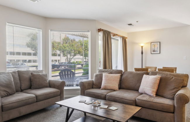 Shore to Please Condo With Pool Views of Beach - Foto 53