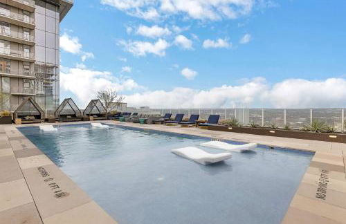 High Rise Luxury Condo With Lake & City Views - Foto 4