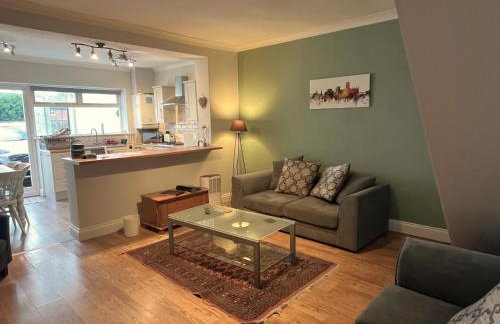 Durham 3 Bedroom House With Parking - Foto 1