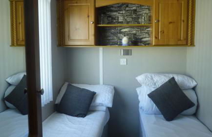 L3 Millfields 4 Berth Luxury Caravan DG & GCH Family's Only And Lead Person Must Be Over 30 - Foto 21