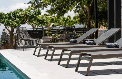 Eumelia Iconic Villa, with Heated Pool & Whirlpool, By ThinkVilla - Foto 18