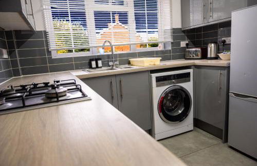 Conyngham Villa, Luxury Detached House, 6 Beds, 4BR,Large garden, Parking - Sleeps 8 - Foto 72