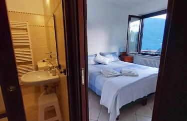 Lake and Guzzi view - Holiday Home - Foto 22