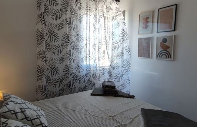 Stunning 2-bed House in Jezera With Sea Views - Photo 5