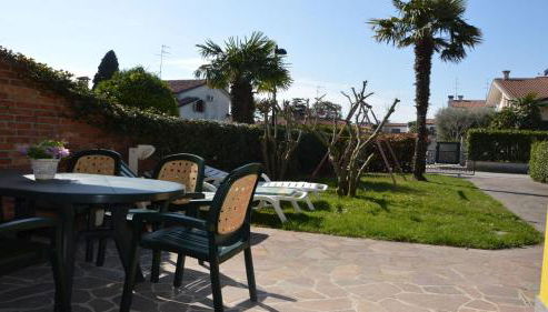 Relaxing Villa Near the sea in Caorle - Foto 2, Garden, furniture