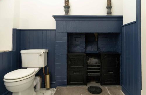 The Entire Coach House at Middleton Hall, Three Bedroom Holiday Home - Photo 8