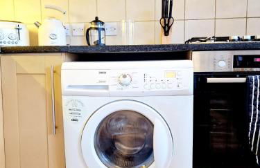 Beautiful Kensington Home with 4 beds, only 3 Minutes walk to Earls Court Station - Photo 17