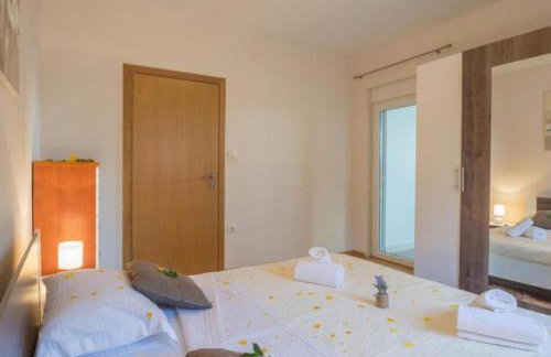 Six Bedroom Holiday House With Pool - Foto 8