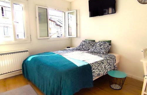 STUDIO NEUF PARKING SECURISE Direct CDG et PARIS CENTRE Parc expo Villepinte & Arena Grand Paris - Foto 2