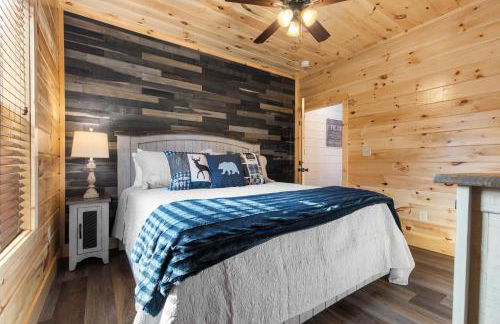 Smoky Bear Splash Top Rated Private Pool Cabin with Hot Tub, Mtn Views, Arcade Games, Excellent Location - Foto 40