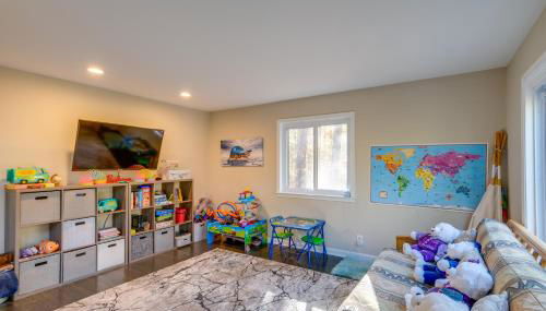 Spacious and Serene Lake Ridge Retreat with Game Room! - Foto 5