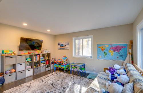 Spacious and Serene Lake Ridge Retreat with Game Room! - Foto 5