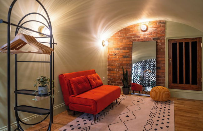 Commandery Vaults - Foto 29