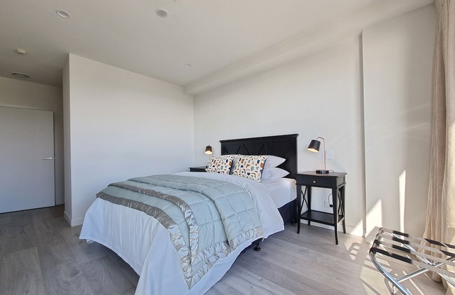 Luxe Apt w Harbour-Sunset Views -Parking - Foto 13